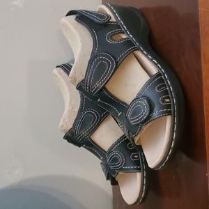 Clarks Lexi Velcro Adjustable 8.5W wide Women's Sandals Black Wedge Leather NEW